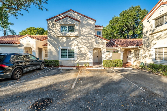 view of mediterranean / spanish-style home