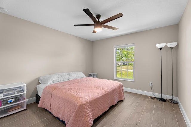 bedroom featuring ceiling fan