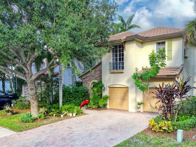 view of front of house with a garage