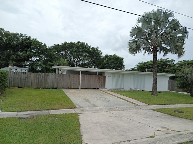 view of front of house with a front lawn