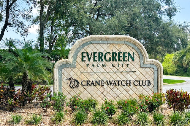 view of community / neighborhood sign