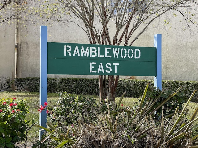 view of community / neighborhood sign