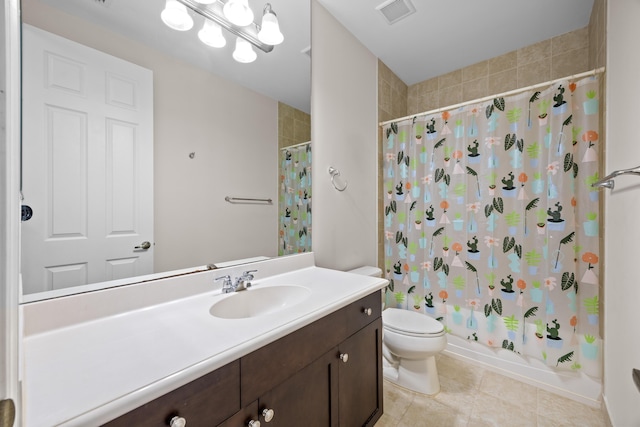 full bath featuring shower / bath combo with shower curtain, toilet, vanity, and tile patterned flooring