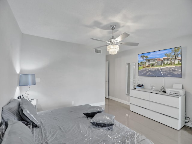 bedroom with ceiling fan