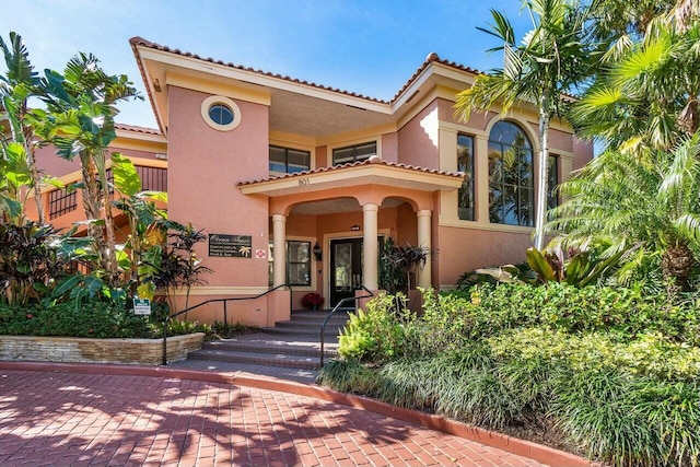 view of mediterranean / spanish-style home