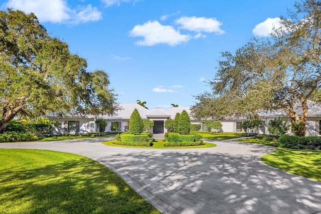 view of front of house with a front yard