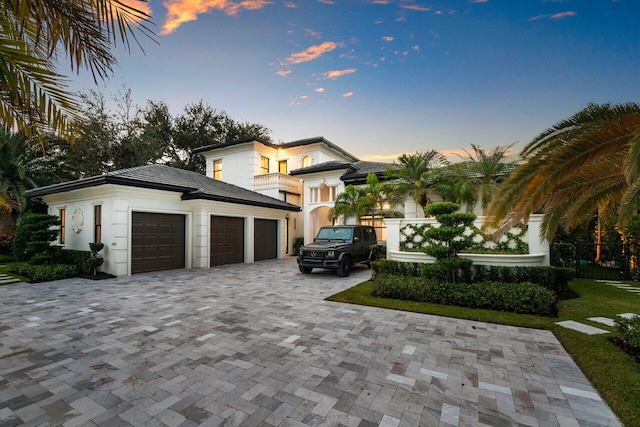 view of front of property featuring a garage