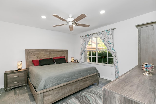 bedroom with ceiling fan