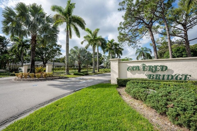 view of community / neighborhood sign