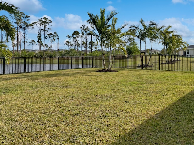 view of yard featuring a water view