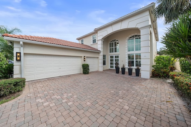 view of front facade featuring a garage