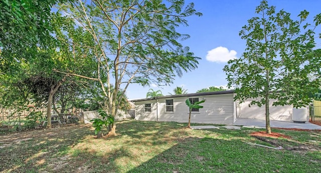 view of yard with a patio area