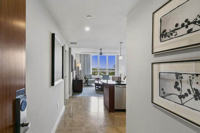 Listing photo 2 for 3800 N Ocean Dr Unit 602, Singer Island FL 33404