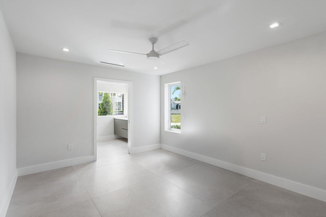 empty room with ceiling fan