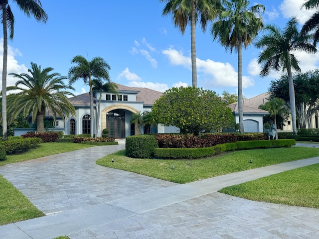 view of front facade with a front lawn