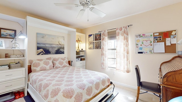 bedroom with ceiling fan