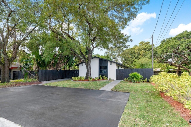 1211 NE 2nd Ave Unit 1-2, Fort Lauderdale, FL 33304 - view of yard