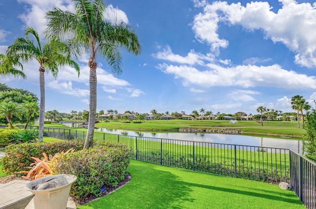 view of yard featuring a water view