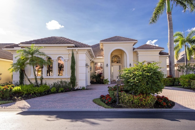 view of mediterranean / spanish-style house