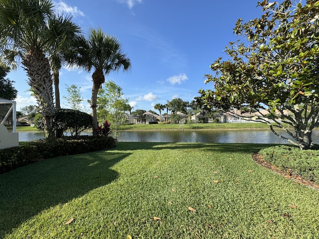 view of yard featuring a water view