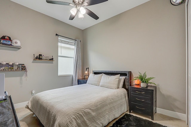 bedroom with ceiling fan