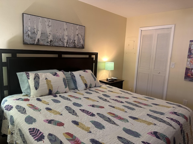 bedroom featuring a closet