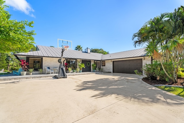 view of front facade with a garage