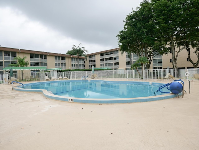 view of swimming pool