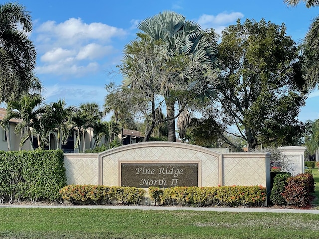 view of community / neighborhood sign