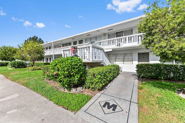 townhome / multi-family property with stucco siding