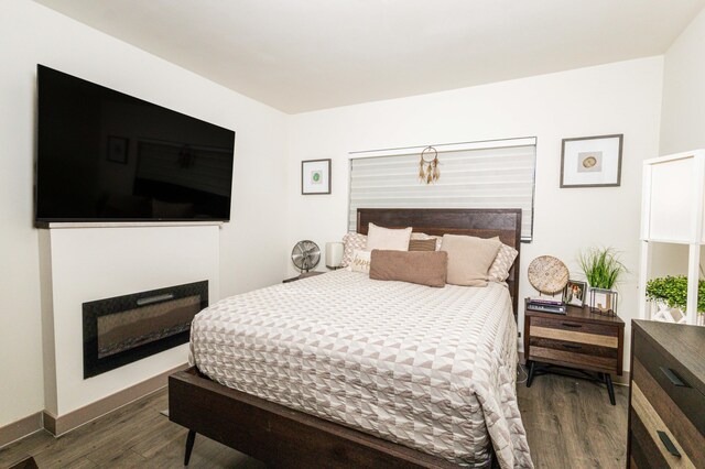 1152 NW 30th Ct Unit 212, Wilton Manors, FL 33311 - bathroom with vanity, toilet, visible vents, and shower / tub combo
