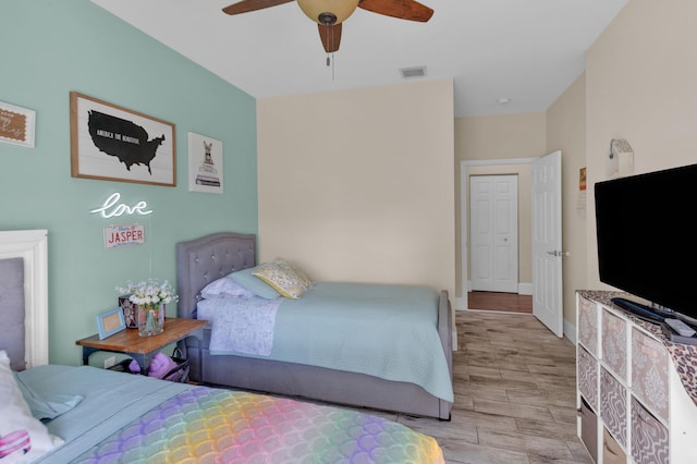 bedroom featuring ceiling fan