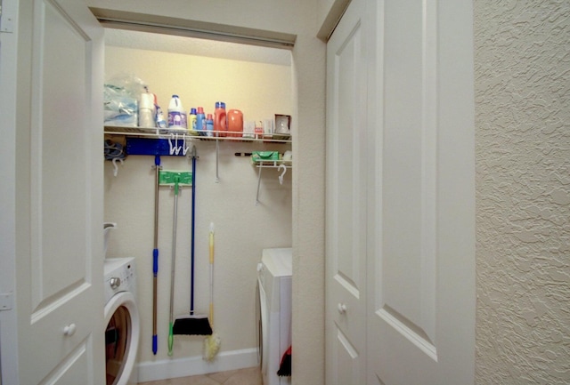 laundry area with washer / clothes dryer