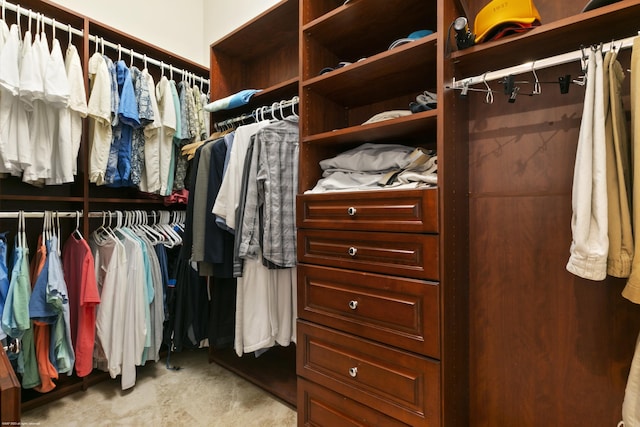 view of spacious closet