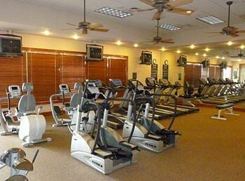 exercise room featuring a ceiling fan