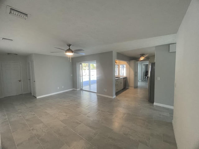 empty room with ceiling fan