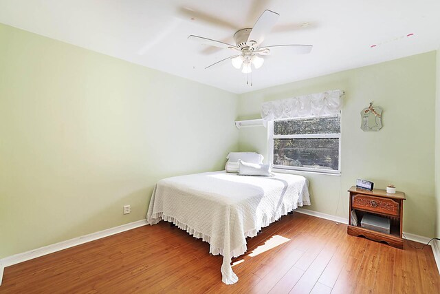 bedroom featuring ensuite bathroom and a closet