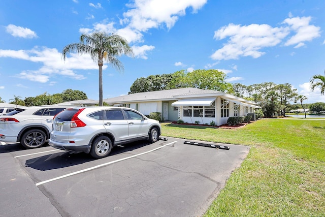 view of front of house with a front yard