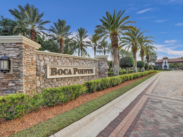 view of community / neighborhood sign