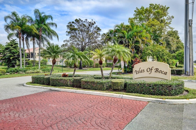 view of surrounding community