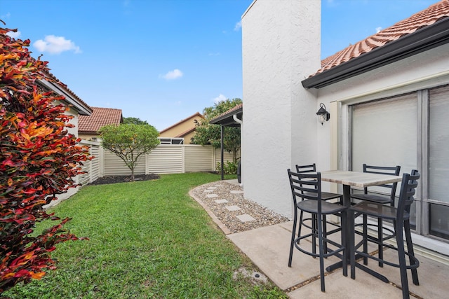 view of yard with a patio