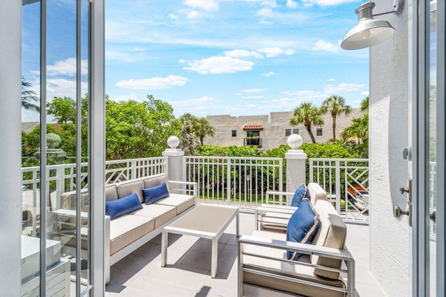 balcony featuring an outdoor hangout area