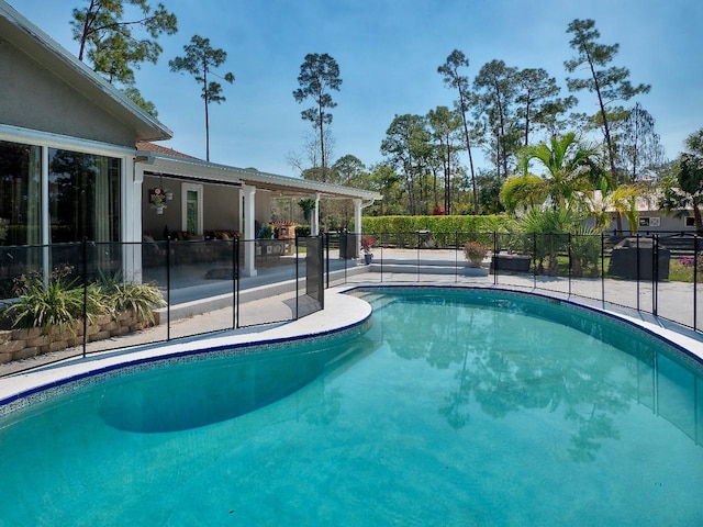 view of swimming pool