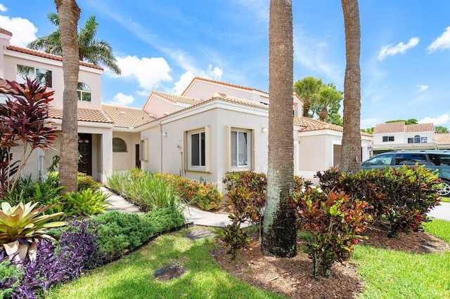 view of mediterranean / spanish-style house