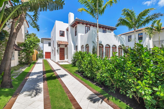 view of mediterranean / spanish-style house