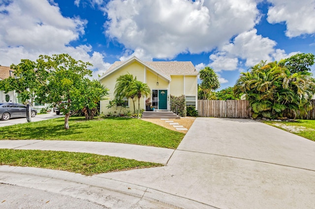 view of front of house with a front lawn