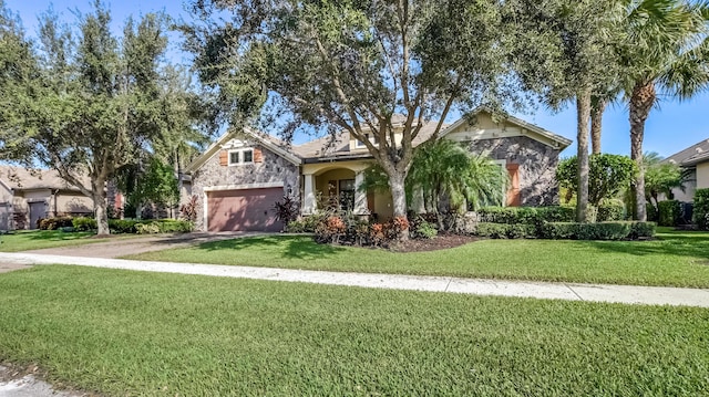 view of front of house featuring a front yard