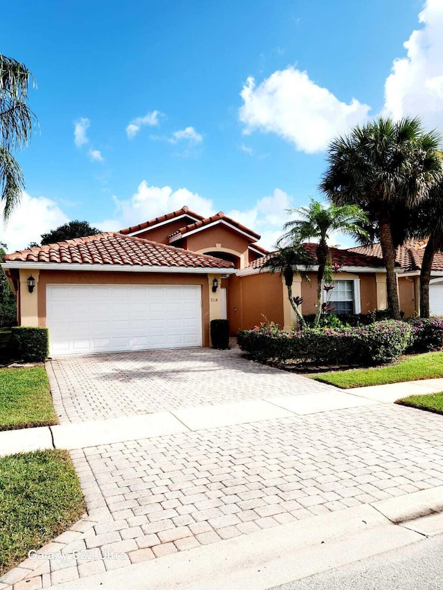 view of front of house featuring a garage