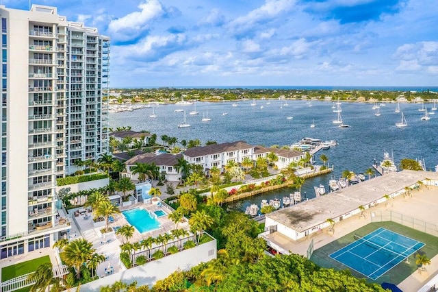 bird's eye view featuring a water view