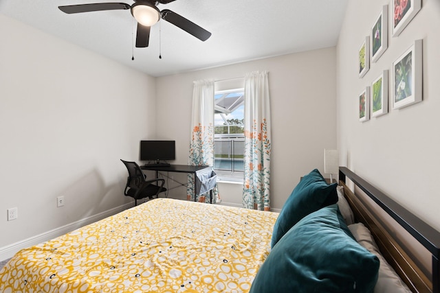 bedroom with ceiling fan